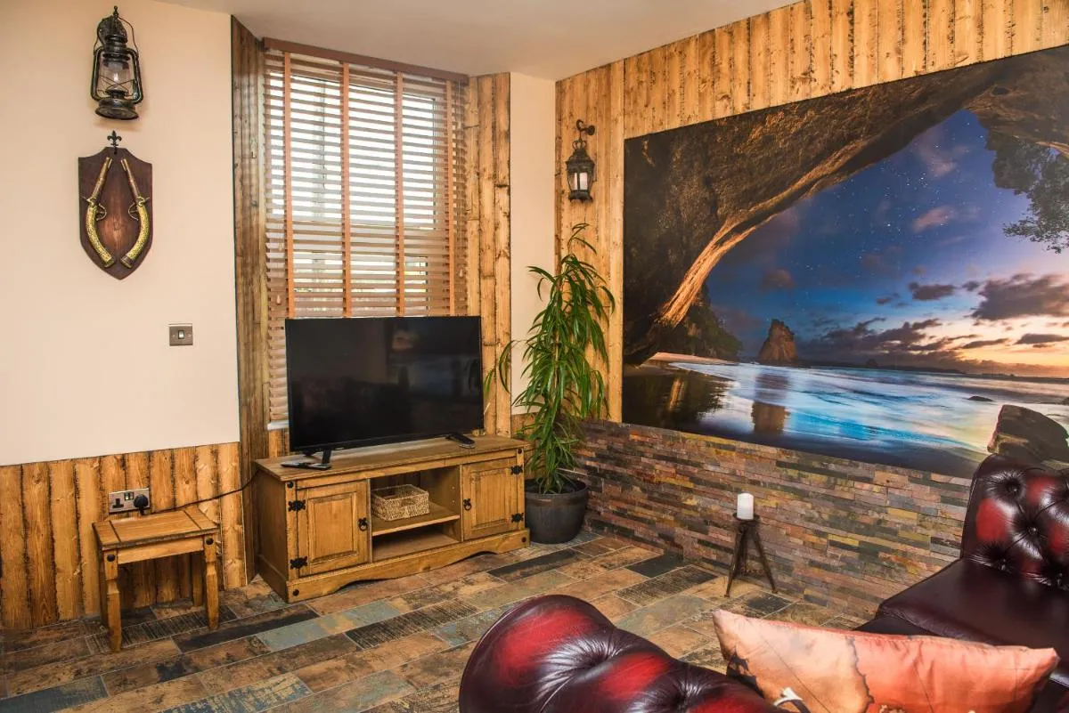 Image 4 of Deluxe Pirate’s Cove Themed Apartment