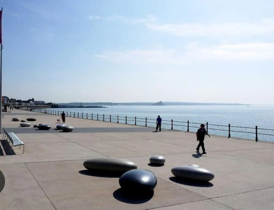 Image 2 of Eastern Green Apartment, Penzance – Beach access and Parking