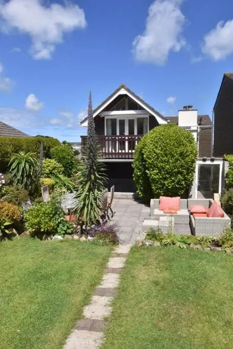 Image 5 of Family House – Breath Taking Views Over Mounts Bay