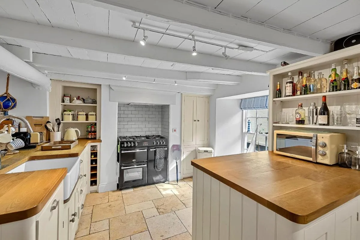 Image 3 of Finest Retreats – Garden Cottage in Fowey