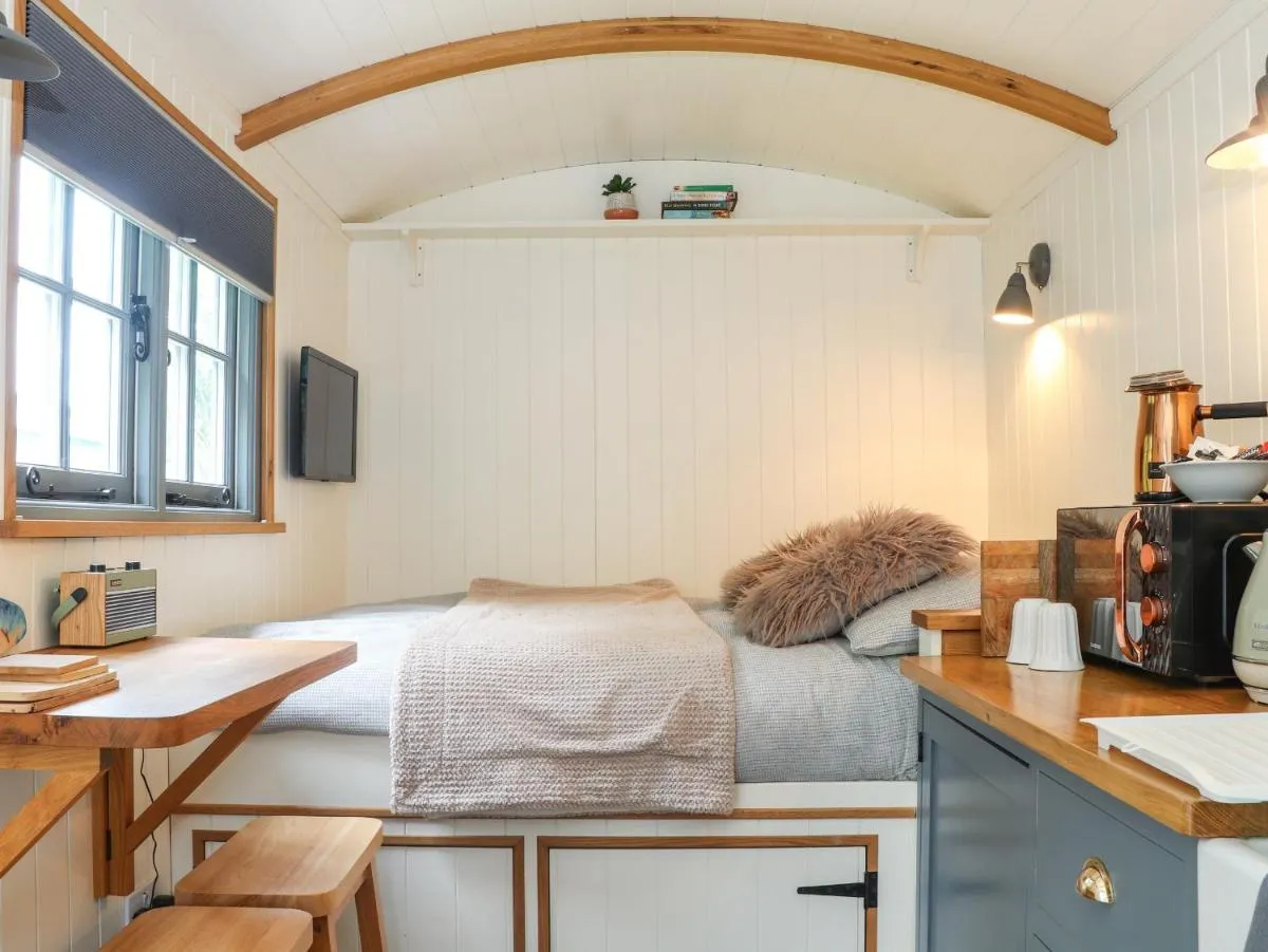 Image 2 of Godrevy Shepherds Hut