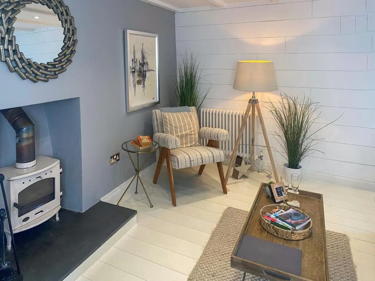 Image 4 of Gylly Cottage