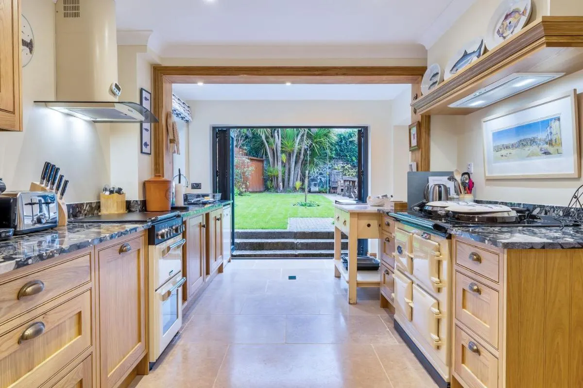 Image 3 of High quality detached house with parking St. Ives