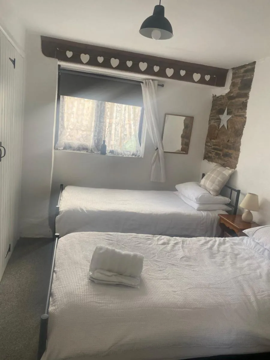 Image 1 of Horseshoe Cottage