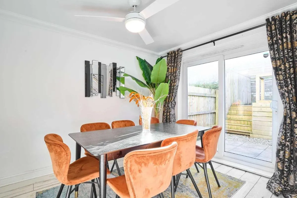 Image 1 of Host & Stay – Hazelnut House