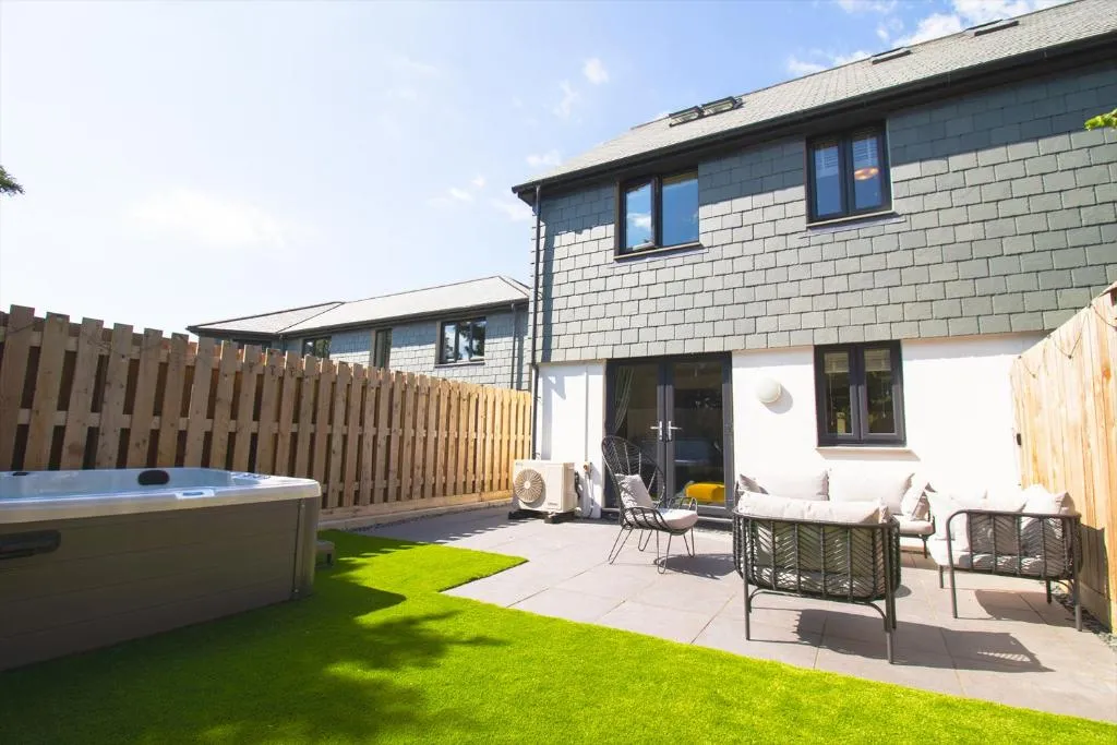 Image of Huckleberry – Premium, Hot Tub, x2 Parking, Farm Shop Next door, Private Cornish Lane