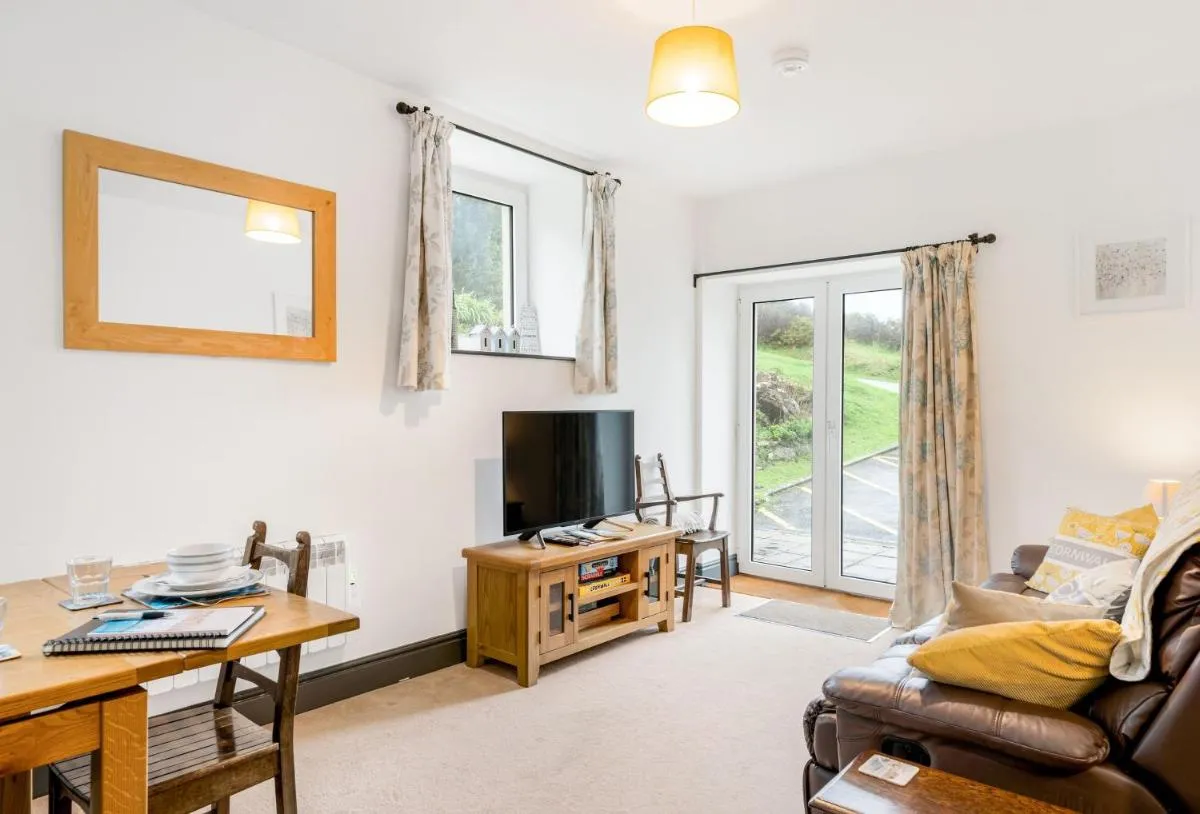 Image 4 of Journeys End with stunning Sea views from the Headland