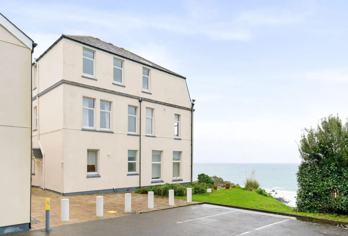 Image 5 of Journeys End with stunning Sea views from the Headland