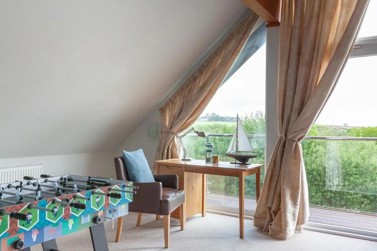Image 4 of KingFisher Hot Tub & log Burner house on Premium lakeside with Resort Facilities