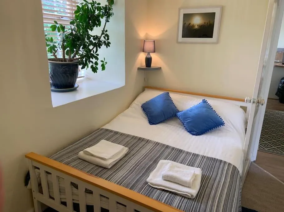 Image 6 of Large 3 bedroom flat in Sennen