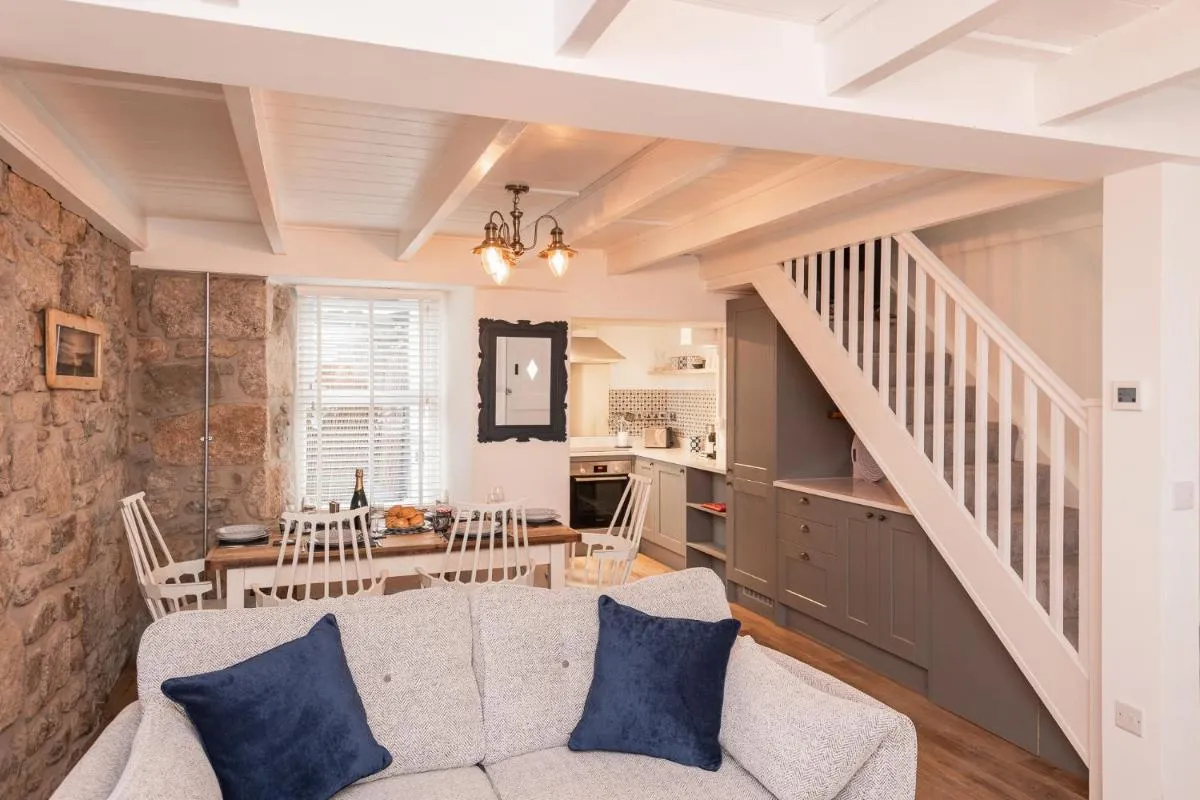 Image 3 of Lilsen Cottage by The Sea