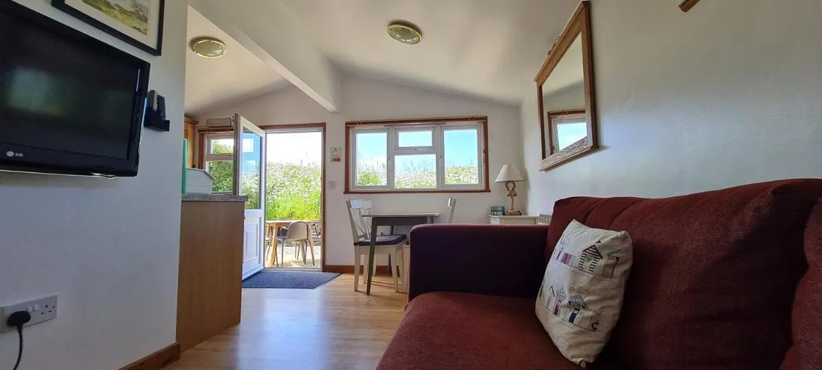 Image 4 of Little Oaks Chalet – St. Merryn, Padstow