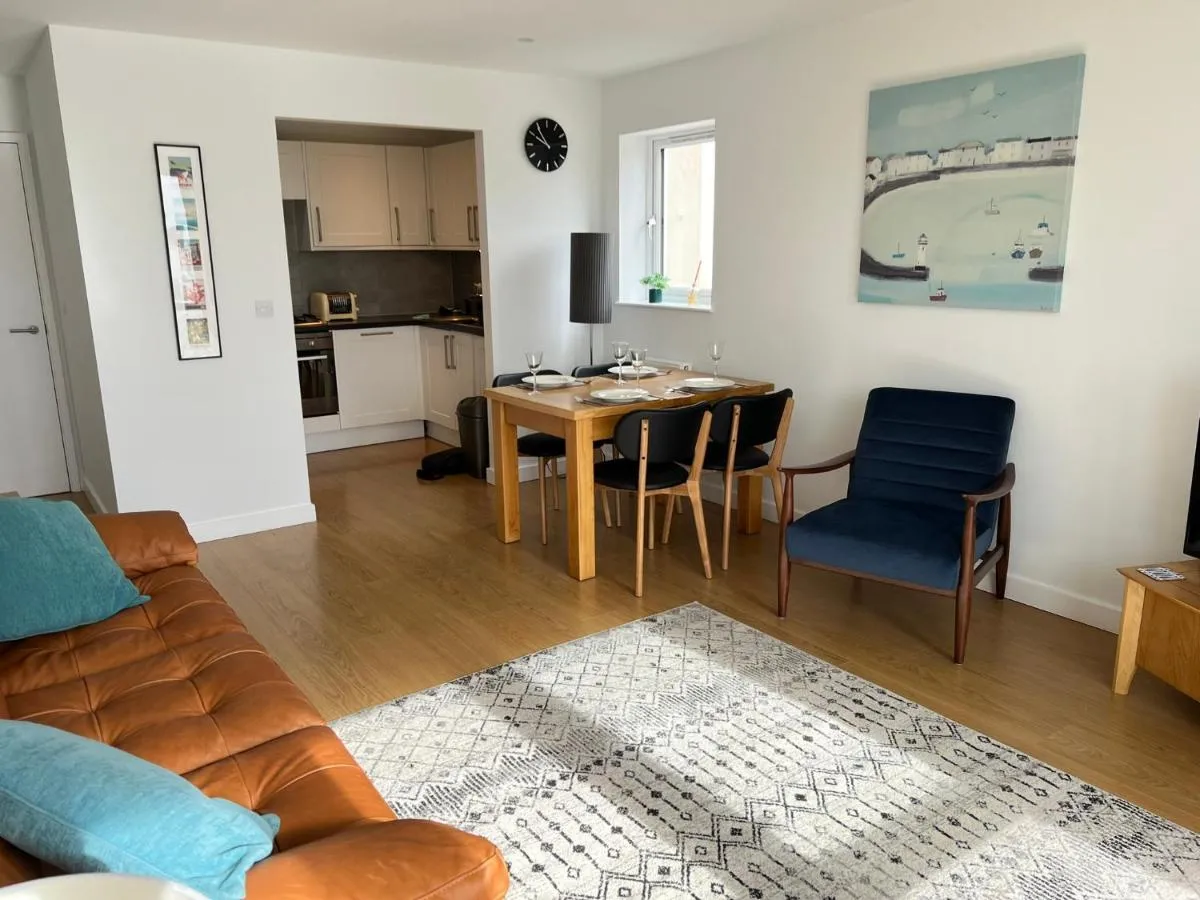 Image 3 of Lovely 2 Bedroom flat moments from Fistral Newquay