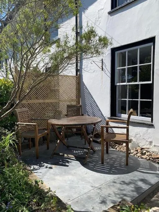 Image 5 of Lovely Cottage beside Surf Beaches & Bude Canal