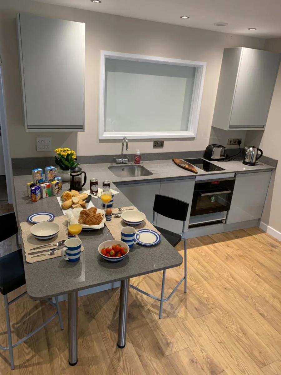 Image 3 of Lovely flat, balcony & woodstove, parking close