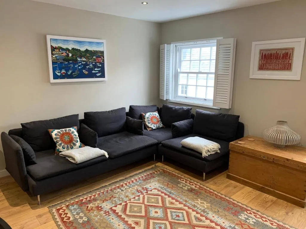 Image of Lovely flat, balcony & woodstove, parking close