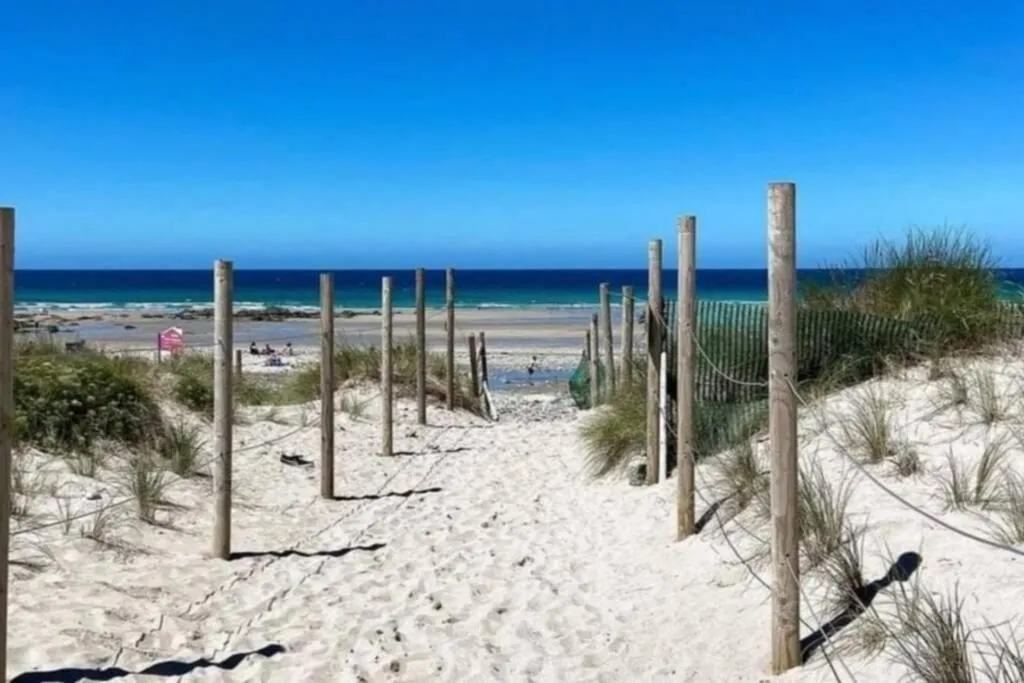 Image 5 of Luna Beach – Luxury Carbis Bay Apartment + Parking