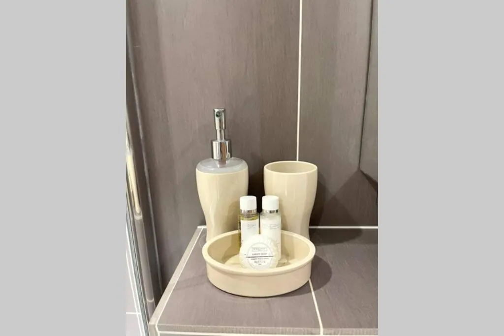 Image 2 of Luna Beach – Luxury Carbis Bay Apartment + Parking