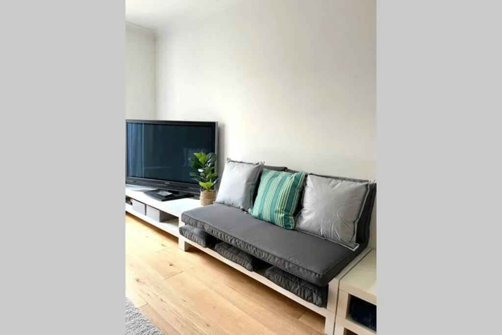 Image 4 of Luna Beach – Luxury Carbis Bay Apartment + Parking