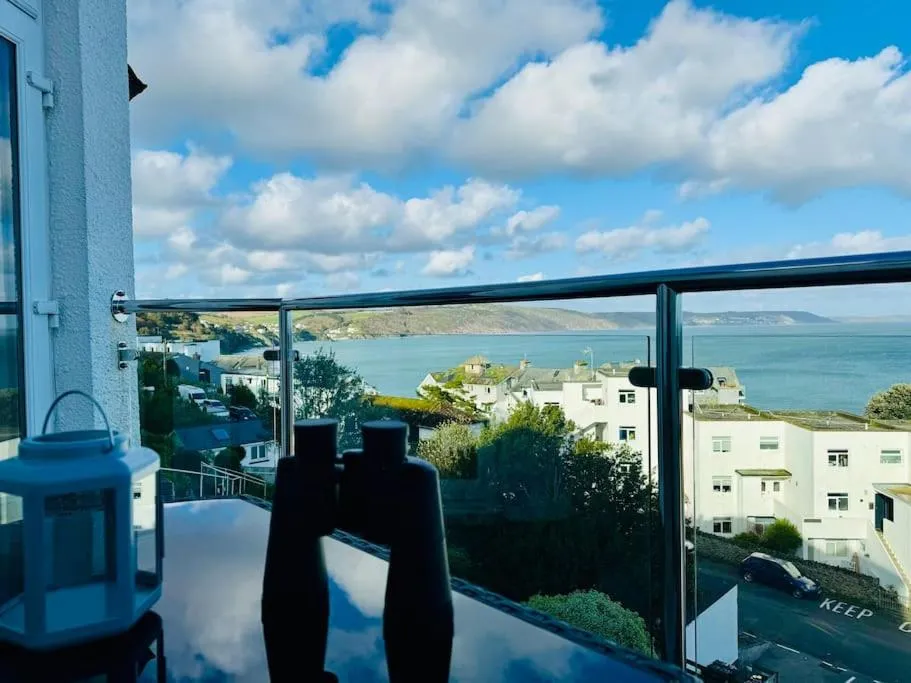 Image of Luxury Sea View Apartment with Multi Room Balcony And Private Onsite Parking Only 300M From the Beach