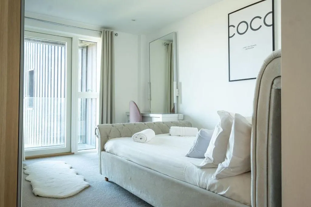 Image 5 of Luxury beach apartment