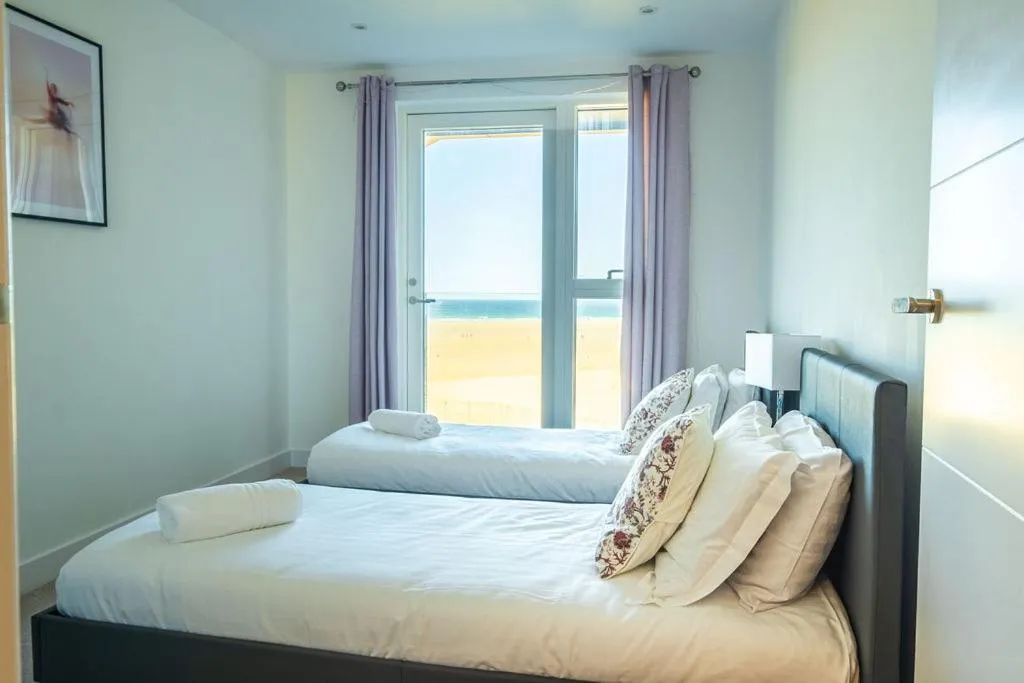 Image 1 of Luxury beach apartment