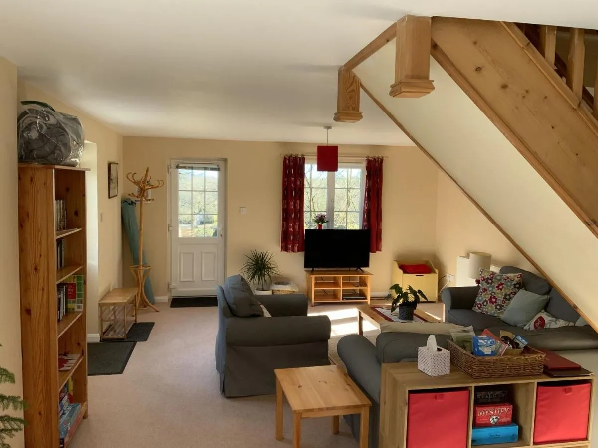 Image 2 of Magnolia Cottage