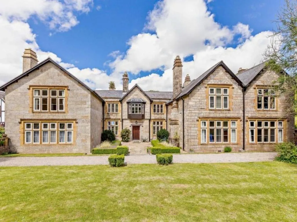 Image of Manor Court