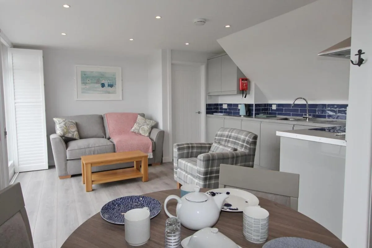 Image 3 of Mawgan Porth Apartments
