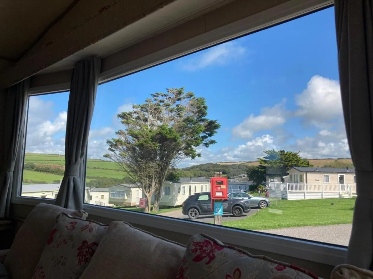 Image 2 of NB166 – Porth Bay Hideaway
