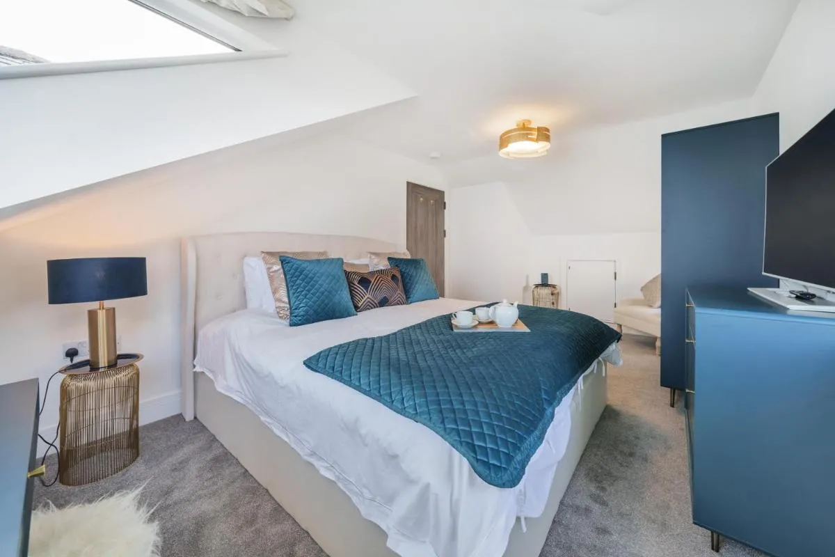 Image 6 of NEW! Stunning 2 Bed Beach Front Penthouse Apartment – Topaz, Compass Point