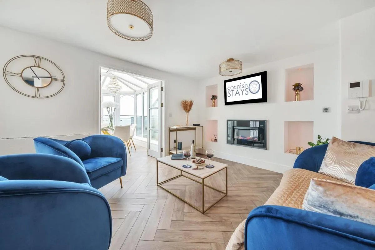 Image 4 of NEW! Stunning 2 Bed Beach Front Penthouse Apartment – Topaz, Compass Point