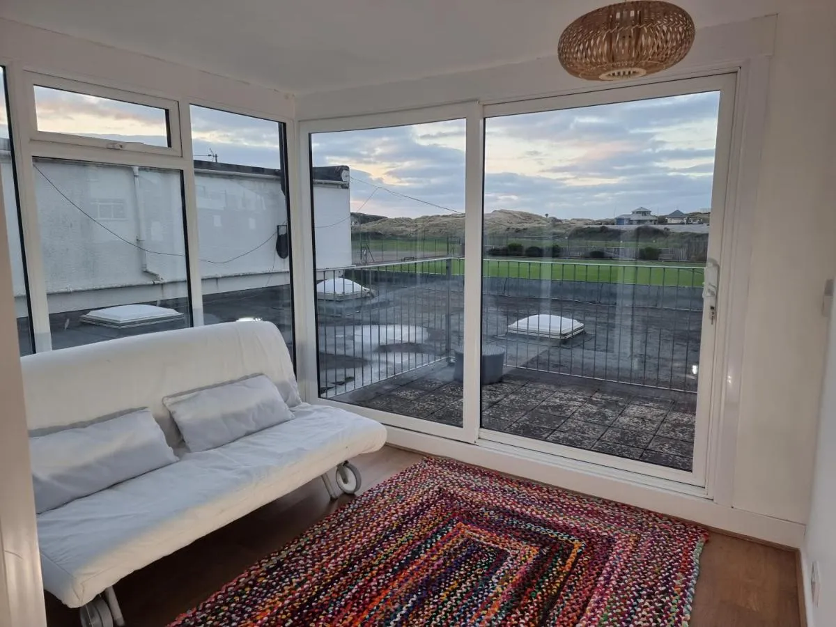 Image 5 of Neet Retreat – sleeps 7 next to beach