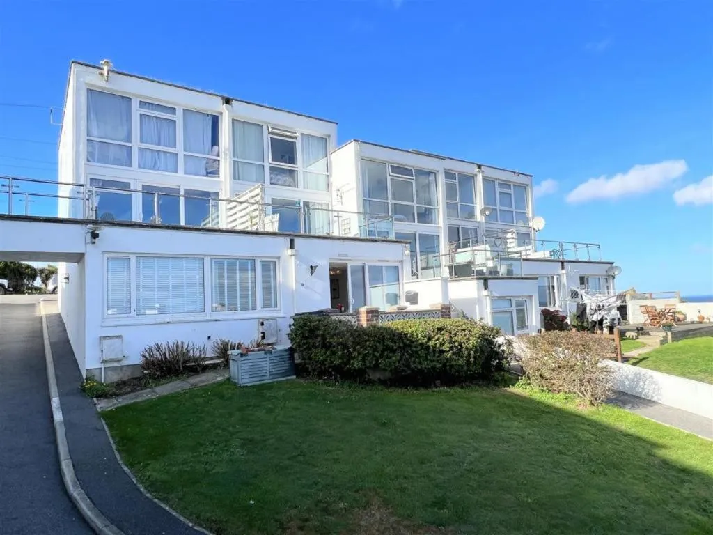 Image 5 of Newquay Fistral Beach View with pool