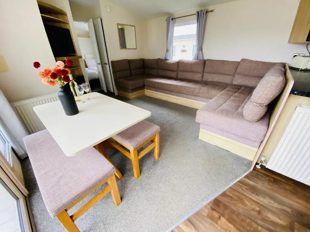 Image of Newquay Retreat with holiday park facilities on your doorstep