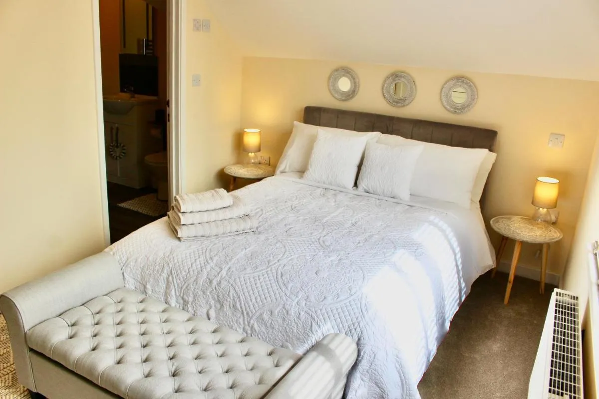 Image 6 of No 1 The Paddock – Spacious holiday home with a hot tub