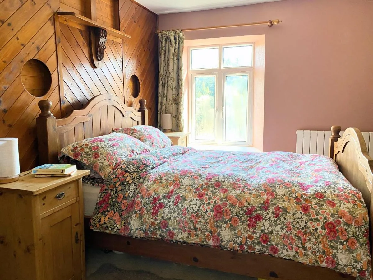 Image 4 of Old Miners Cottage