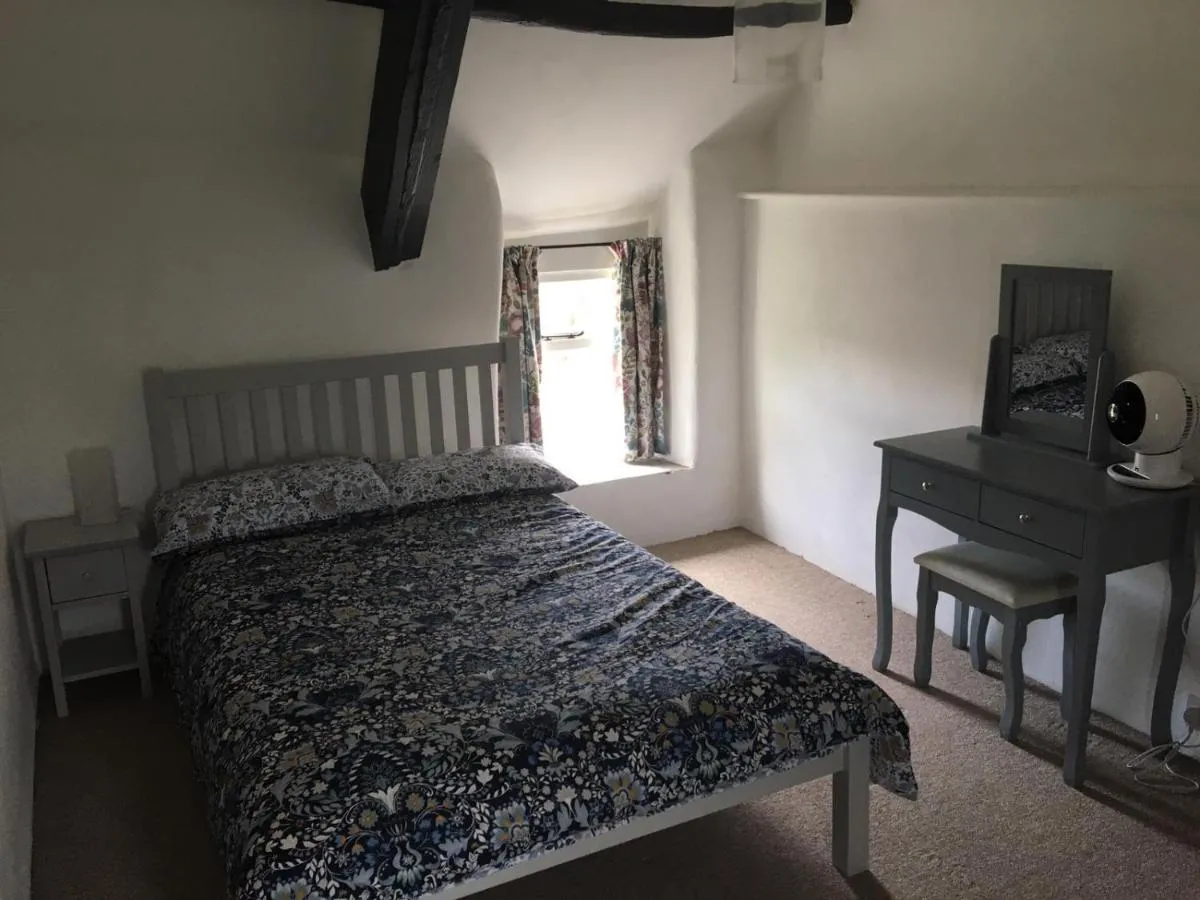 Image 1 of Picture perfect cottage in rural Tintagel