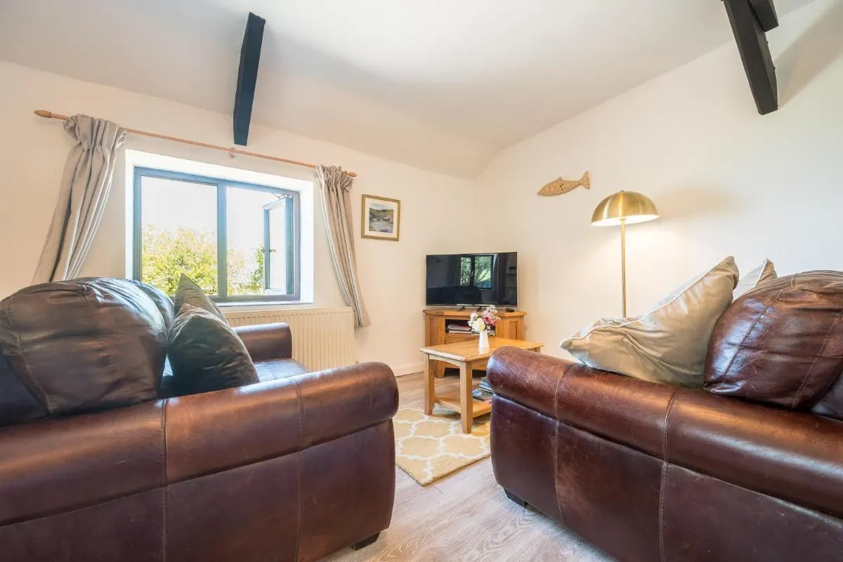 Image 4 of Polrunny Farm Elderberry Cottage with sea view