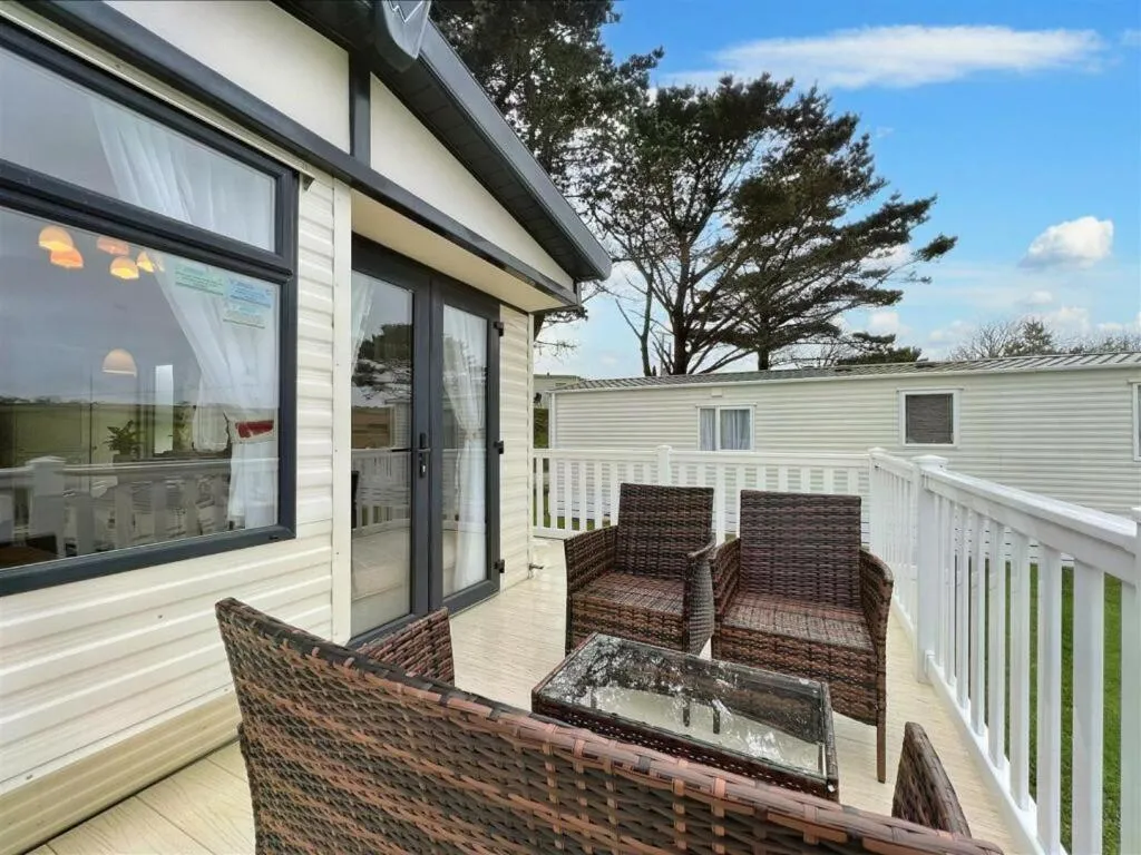 Image of Pottsville Cabin – short walk to Praa Sands Beach