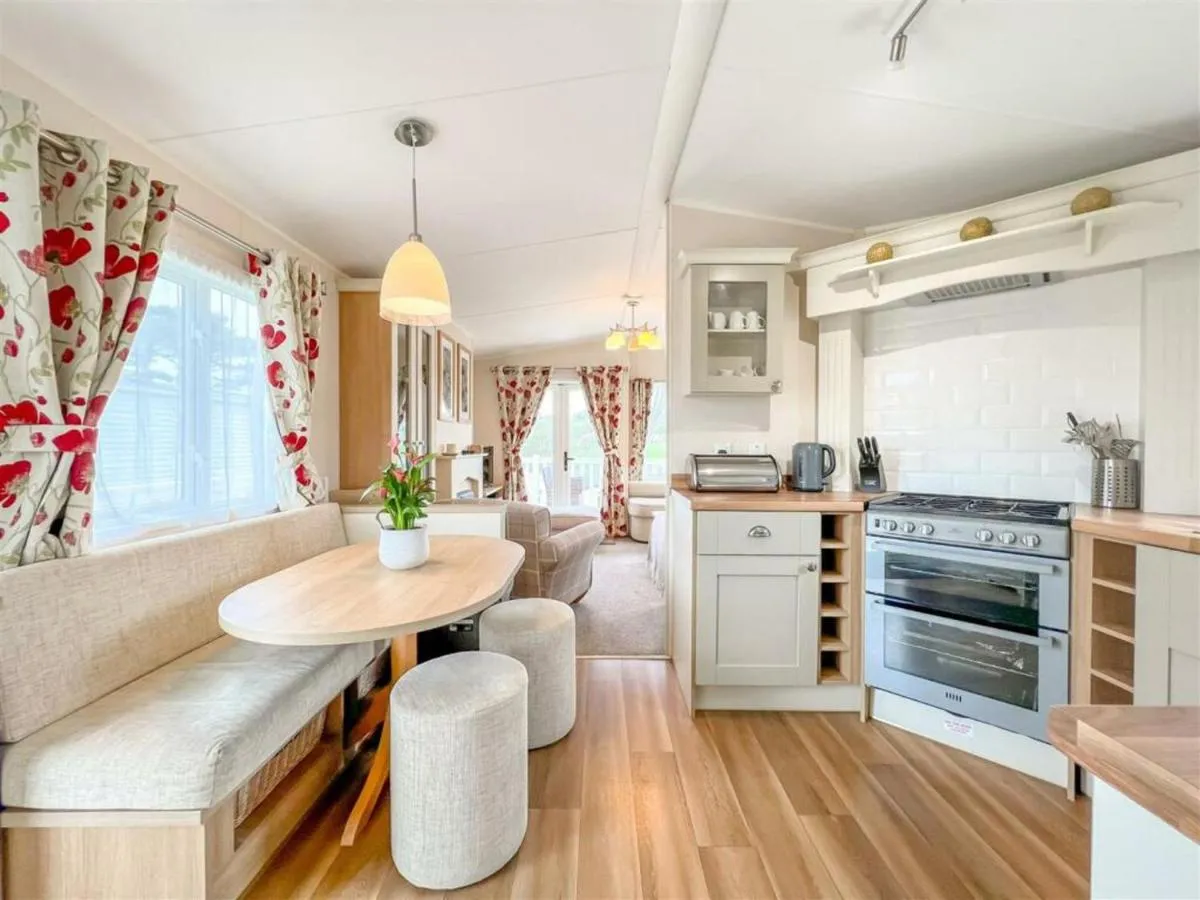 Image 4 of Pottsville Cabin – short walk to Praa Sands Beach