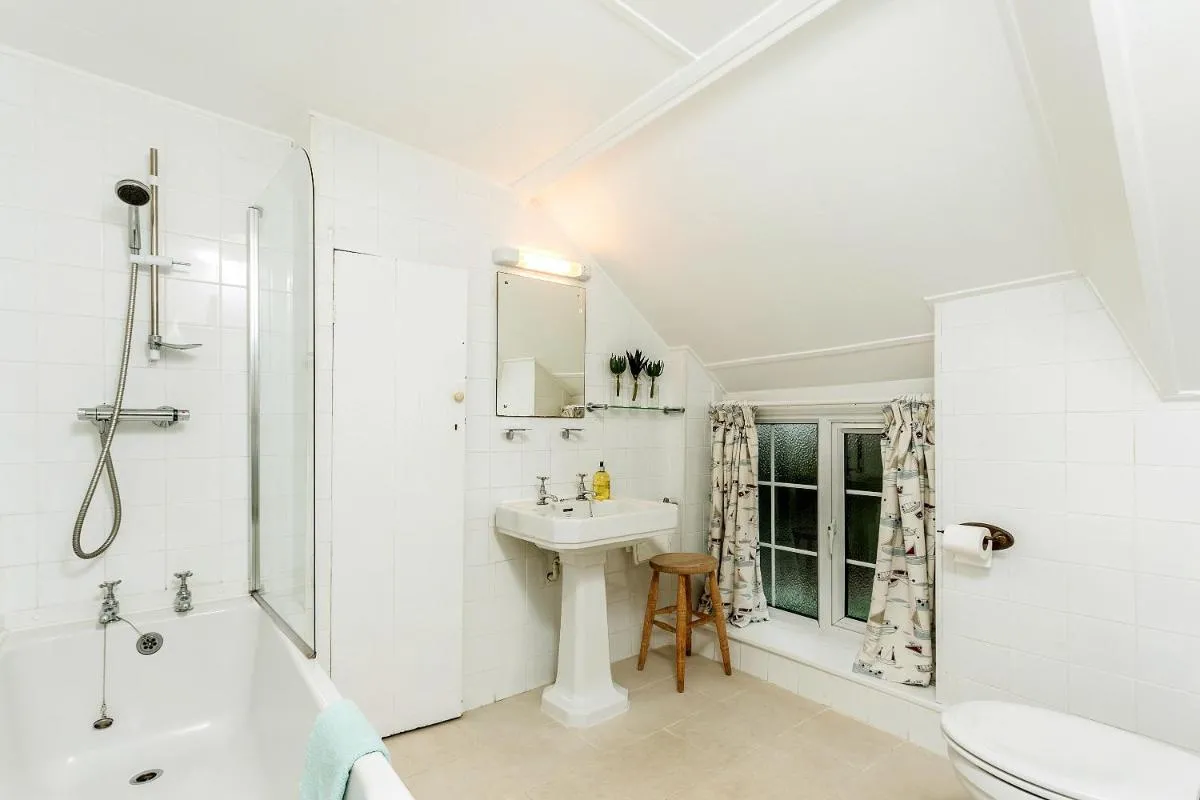 Image 2 of Primrose Cottage