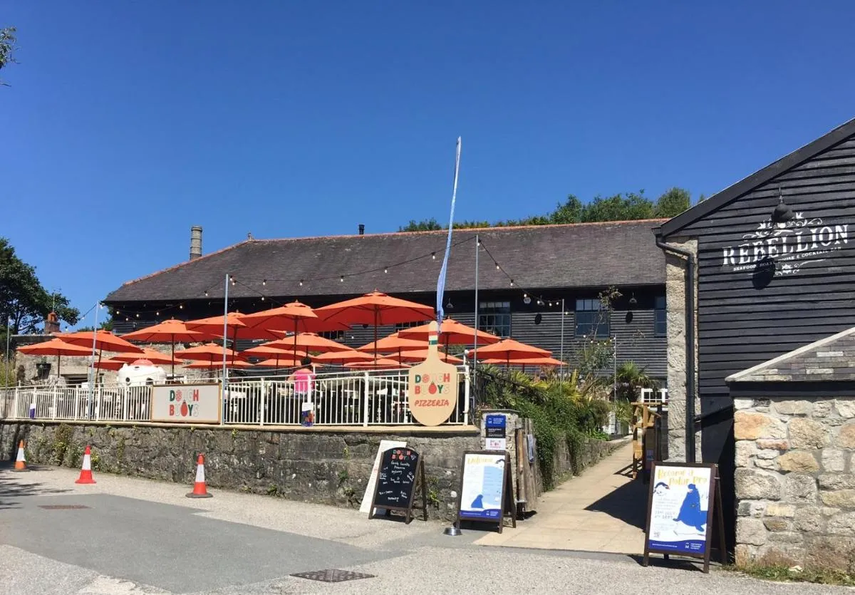 Image 6 of Quay Courtyard