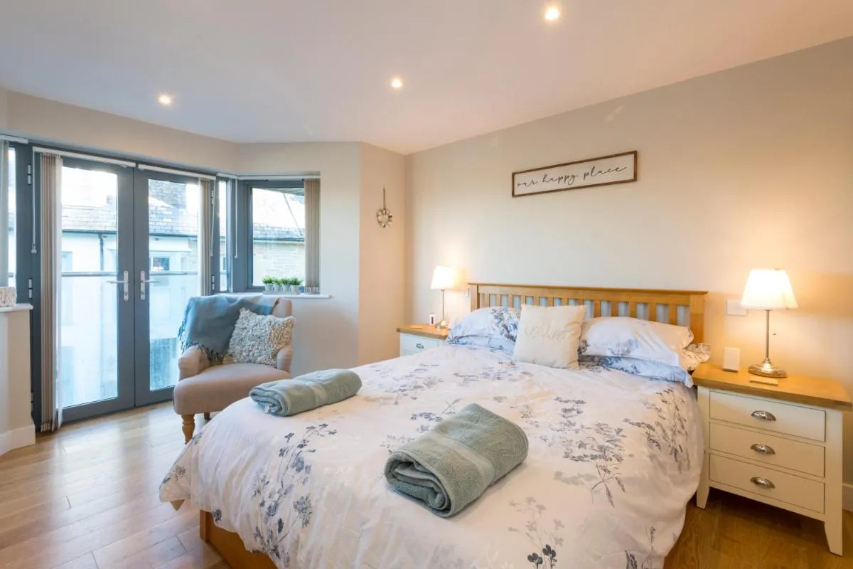 Image 1 of Sandpiper Cottages