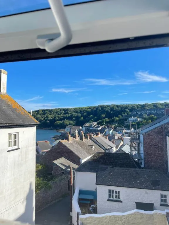 Image of Seapink, Kingsand; luxury Cornish cottage with seaviews, bbq & paddleboards