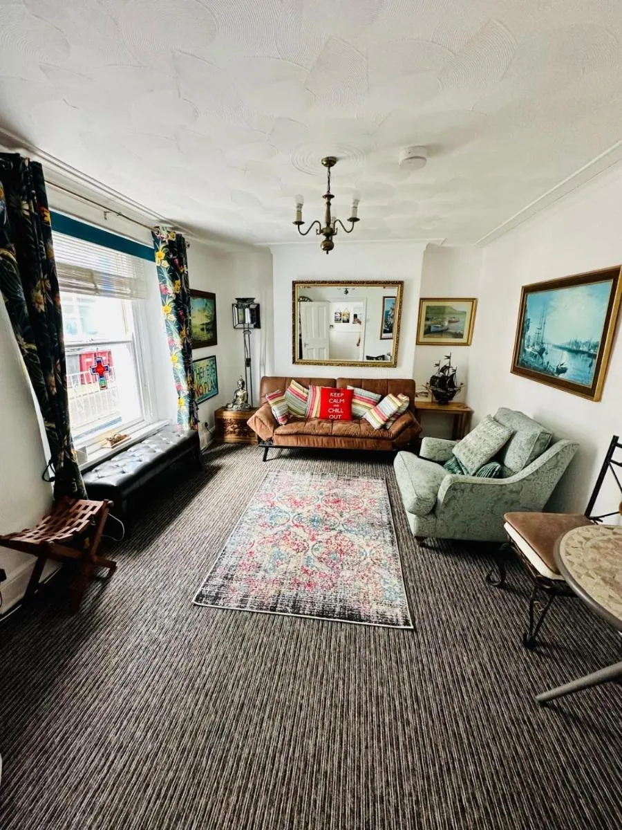 Image 4 of Seaway Beach House Looe Beach
