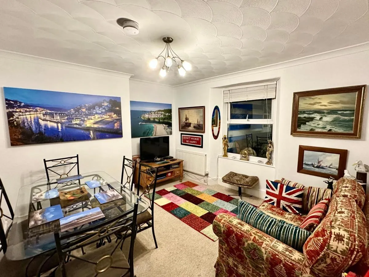Image 2 of Seaway Beach House Looe Beach