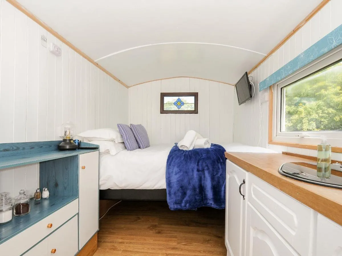 Image 1 of Shepherds Hut