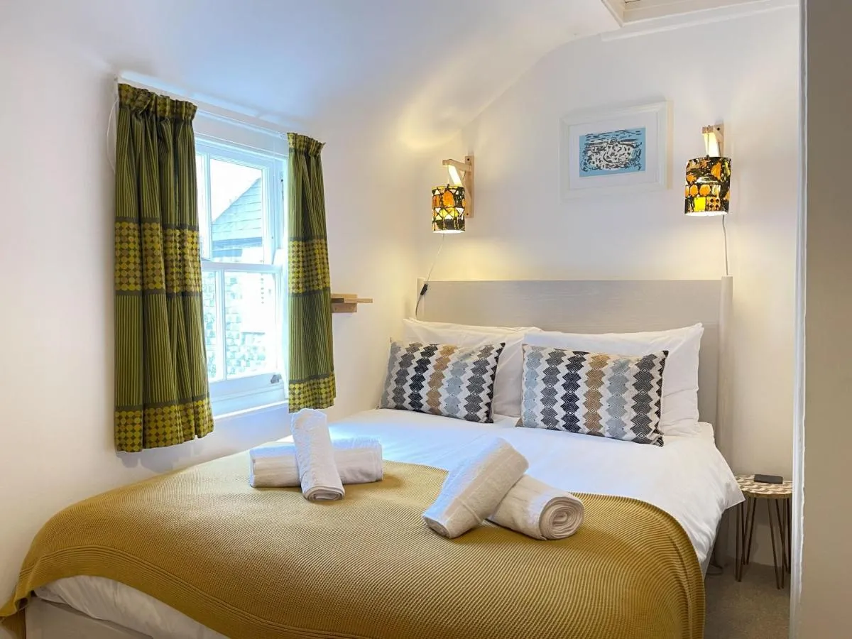 Image 1 of Sixpence Cottage, a few steps from the harbour!
