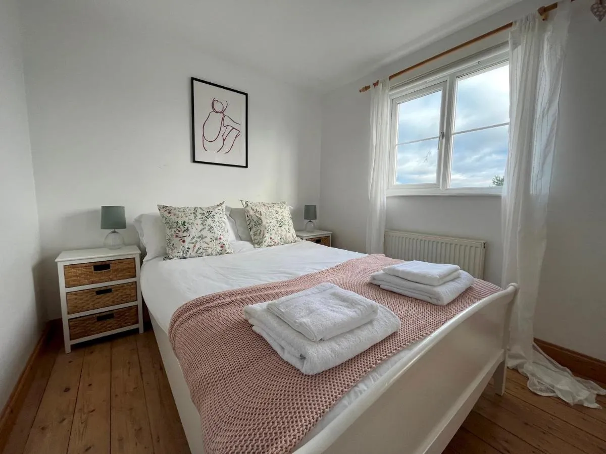 Image 1 of Spacious Home Sleeps 6 Short Walk to Port Isaac Village & Stunning Views